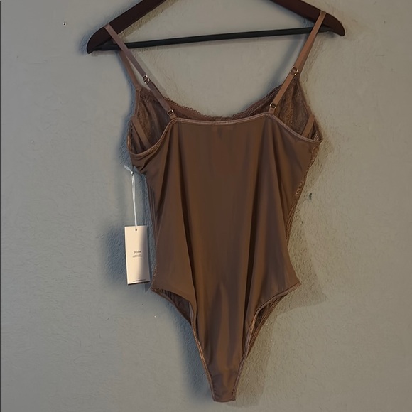 Brown Lace Bodysuit - Picture 5 of 8